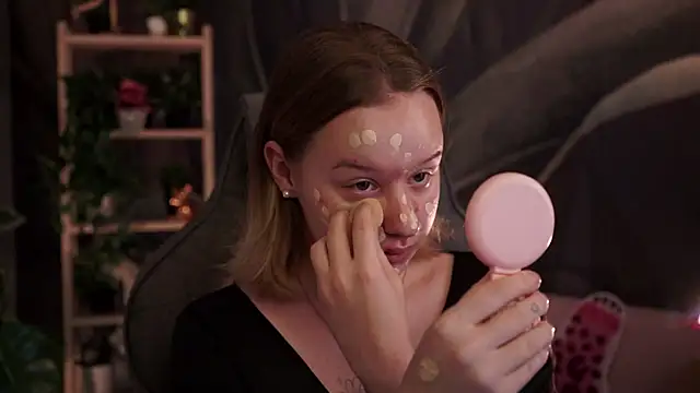 Snapshot of AdeleLoomis chatting on October 12, 2:10 am AdeleLoomis online show from October 12, 2:10 am