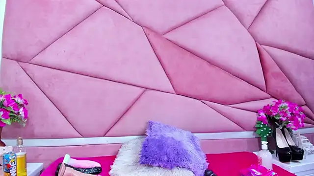 SalmaSantos online show from March 21, 8:30 am