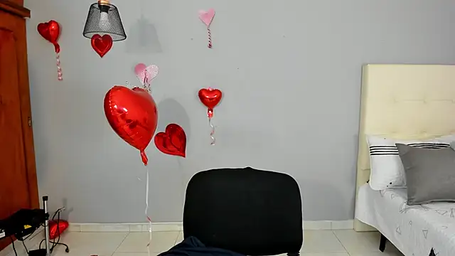 Maia W10 online show from February 19, 12:22 pm