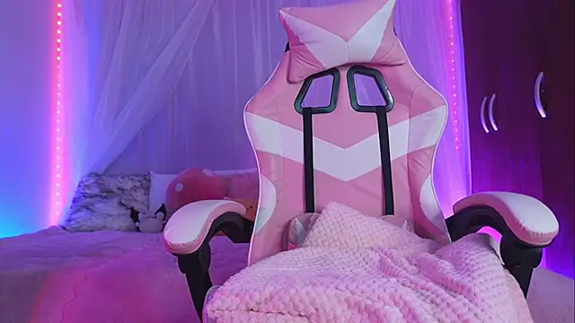 Lilou albrecht online show from March 25, 1:06 pm