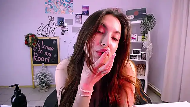 Snapshot of MelissaLovvv chatting on January 3, 8:32 am MelissaLovvv online show from January 3, 8:32 am
