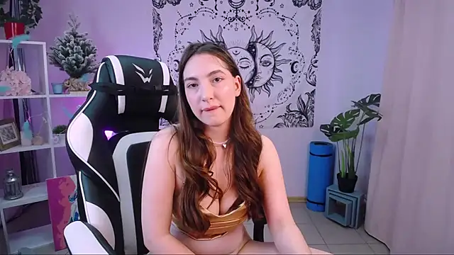 Snapshot of MelissaLovvv chatting on February 4, 10:10 am MelissaLovvv online show from February 4, 10:10 am