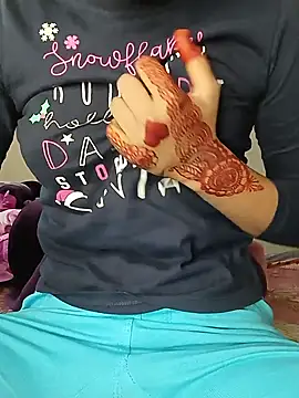 Snapshot of Nadia-2 chatting on January 2, 2:33 am Nadia-2 online show from January 2, 2:33 am