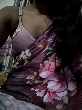 Snapshot of Nadia-2 chatting on November 13, 10:52 pm Nadia-2 online show from November 13, 10:52 pm