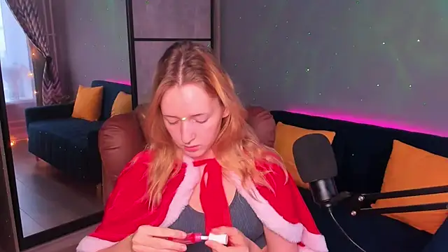 OddlyFamiliar online show from December 23, 12:30 pm