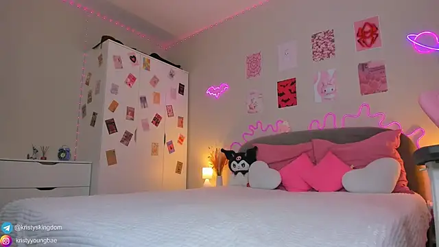 Snapshot of Kate_Clover chatting on May 16, 6:43 am Kate Clover online show from May 16, 6:43 am