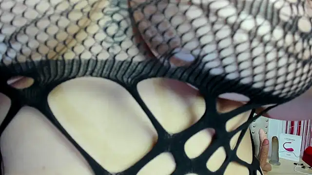 Snapshot of AngeleRoux chatting on March 20, 4:07 am AngeleRoux online show from March 20, 4:07 am