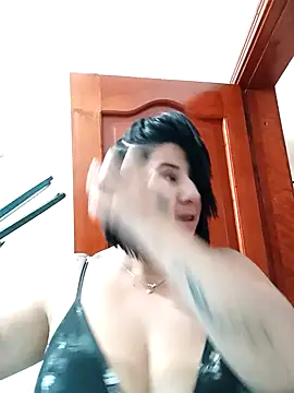 Snapshot of AngeleRoux chatting on October 30, 4:08 pm AngeleRoux online show from October 30, 4:08 pm