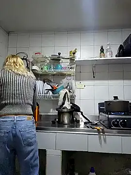 911Calling online show from December 17, 1:07 am