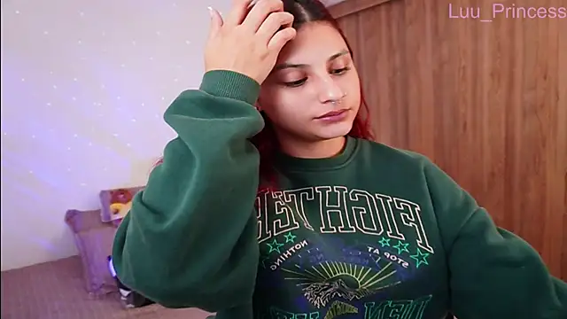 Snapshot of Luu_Princess chatting on December 11, 1:37 am Luu Princess online show from December 11, 1:37 am