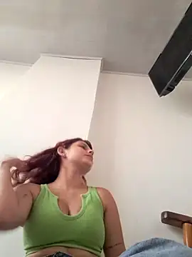 Snapshot of Luu_Princess chatting on March 5, 10:54 pm Luu Princess online show from March 5, 10:54 pm