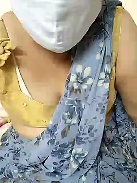 Snapshot of aliseanu chatting on December 19, 4:46 pm aliseanu online show from December 19, 4:46 pm