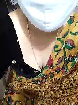 Snapshot of aliseanu chatting on January 5, 12:53 pm aliseanu online show from January 5, 12:53 pm