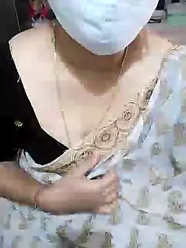 Snapshot of aliseanu chatting on January 10, 5:37 am aliseanu online show from January 10, 5:37 am