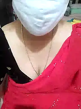 Snapshot of aliseanu chatting on January 12, 11:28 am aliseanu online show from January 12, 11:28 am