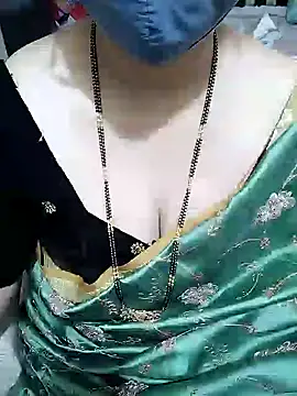 Snapshot of aliseanu chatting on January 19, 2:15 am aliseanu online show from January 19, 2:15 am