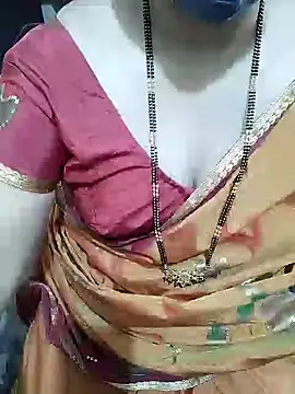 Snapshot of aliseanu chatting on January 31, 4:47 am aliseanu online show from January 31, 4:47 am