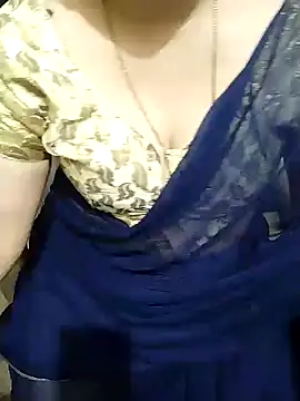 Snapshot of aliseanu chatting on February 1, 1:30 pm aliseanu online show from February 1, 1:30 pm