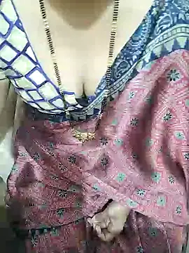 Snapshot of aliseanu chatting on February 5, 5:30 am aliseanu online show from February 5, 5:30 am