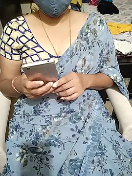 Snapshot of aliseanu chatting on February 12, 12:33 pm aliseanu online show from February 12, 12:33 pm