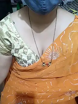 Snapshot of aliseanu chatting on February 16, 1:47 am aliseanu online show from February 16, 1:47 am