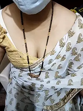 Snapshot of aliseanu chatting on March 7, 1:42 am aliseanu online show from March 7, 1:42 am