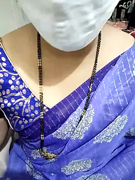 Snapshot of aliseanu chatting on October 5, 7:17 am aliseanu online show from October 5, 7:17 am