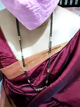 Snapshot of aliseanu chatting on October 12, 8:46 am aliseanu online show from October 12, 8:46 am