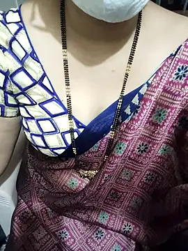 Snapshot of aliseanu chatting on October 25, 6:43 am aliseanu online show from October 25, 6:43 am