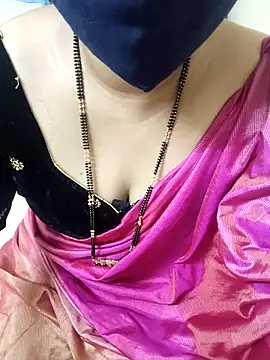 Snapshot of aliseanu chatting on November 2, 6:49 am aliseanu online show from November 2, 6:49 am