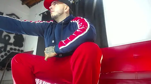 Snapshot of Dexter-T chatting on December 20, 5:47 am Dexter-T online show from December 20, 5:47 am