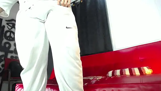 Snapshot of Dexter-T chatting on January 9, 5:13 am Dexter-T online show from January 9, 5:13 am