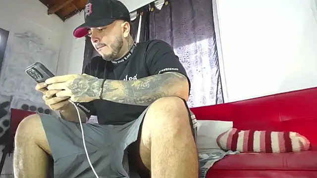 Snapshot of Dexter-T chatting on March 15, 6:43 pm Dexter-T online show from March 15, 6:43 pm