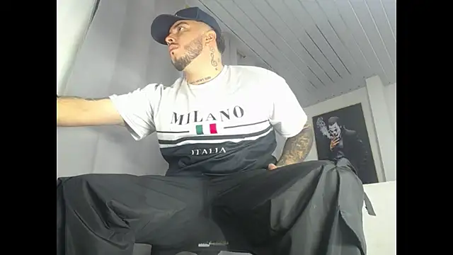 Snapshot of Dexter-T chatting on November 22, 4:11 am Dexter-T online show from November 22, 4:11 am