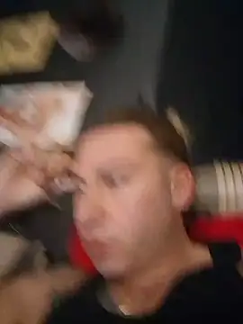 Snapshot of Lovely_milk chatting on January 8, 4:44 pm Lovely milk online show from January 8, 4:44 pm