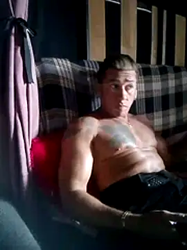 Snapshot of Lovely_milk chatting on October 29, 9:33 am Lovely milk online show from October 29, 9:33 am