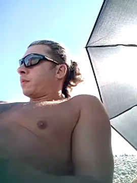 Snapshot of Lovely_milk chatting on October 31, 8:59 am Lovely milk online show from October 31, 8:59 am