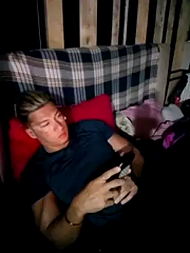 Snapshot of Lovely_milk chatting on November 5, 9:26 pm Lovely milk online show from November 5, 9:26 pm