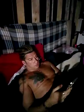 Snapshot of Lovely_milk chatting on November 17, 9:31 pm Lovely milk online show from November 17, 9:31 pm