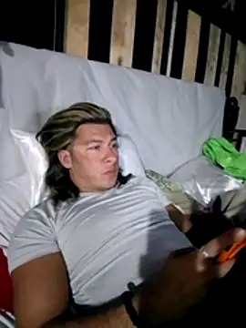 Snapshot of Lovely_milk chatting on November 23, 9:58 pm Lovely milk online show from November 23, 9:58 pm