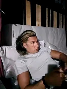 Snapshot of Lovely_milk chatting on November 25, 9:48 pm Lovely milk online show from November 25, 9:48 pm