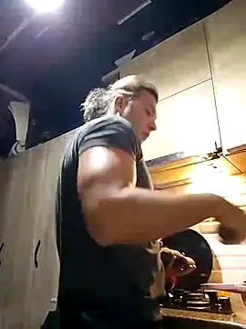 Snapshot of Lovely_milk chatting on December 2, 10:16 pm Lovely milk online show from December 2, 10:16 pm