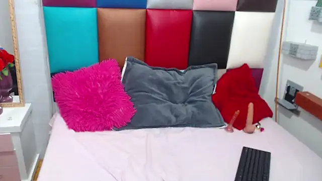 evelingjoyy online show from March 10, 8:23 pm