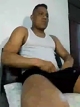 latinblack01 online show from December 12, 7:04 pm