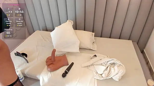 sashamonroe   online show from March 30, 10:38 am