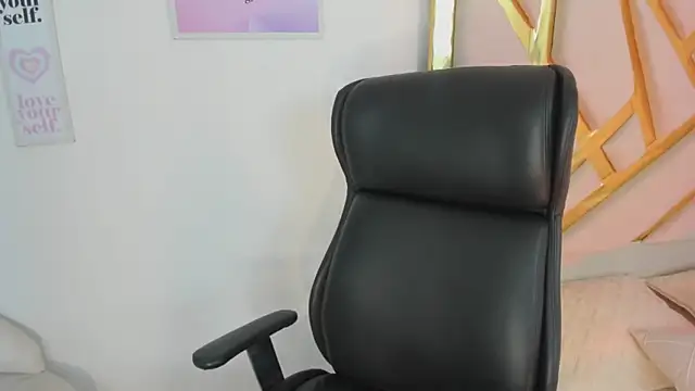 LanaJones  online show from May 28, 1:19 pm