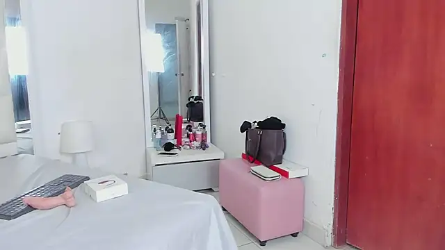 Snapshot of Alhana_pulido chatting on March 22, 11:31 pm Alhana pulido online show from March 22, 11:31 pm