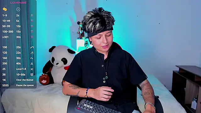 ZuryRamirez  online show from May 24, 8:36 pm