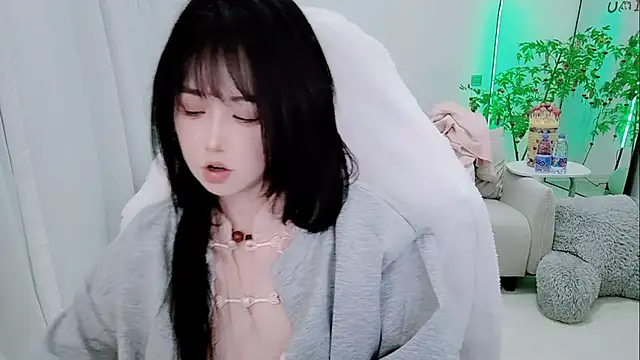 Vaness-a online show from February 11, 3:06 pm