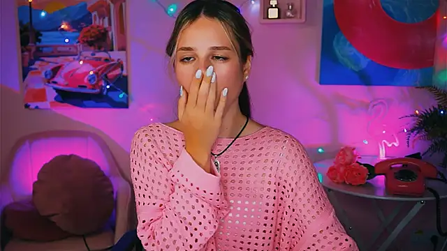 Snapshot of DeboraLarson chatting on December 15, 10:58 pm DeboraLarson online show from December 15, 10:58 pm